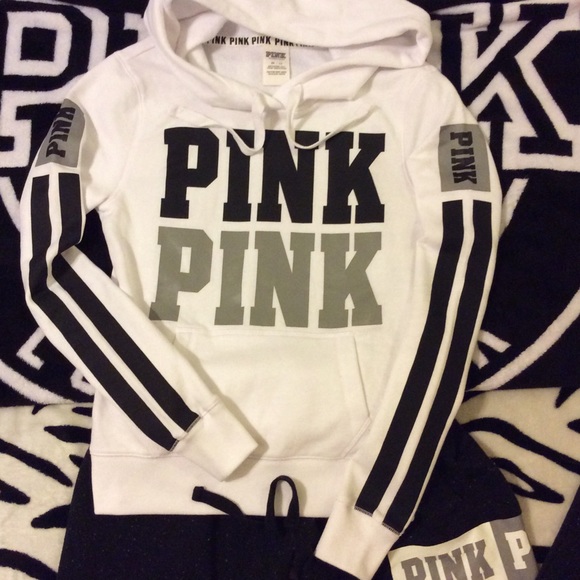 VS PINK ❣SOLD❣ LOGO PERFECT PULLOVER HOODIE - Picture 2 of 4