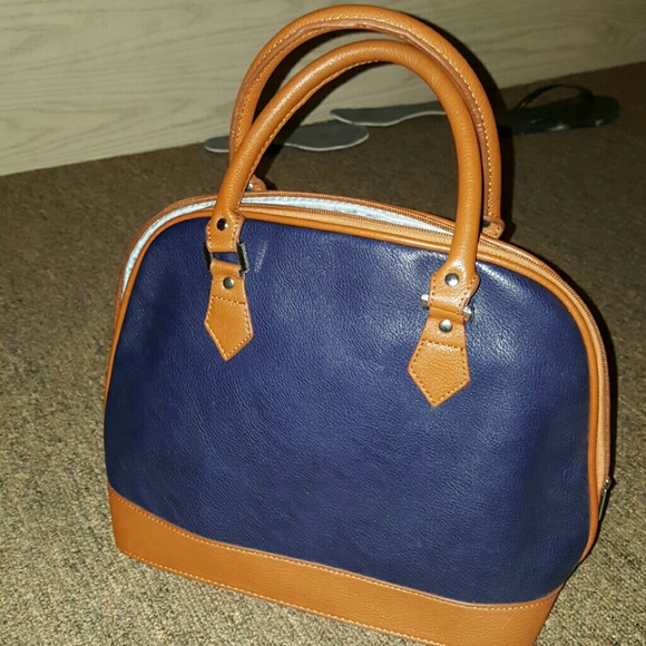 Cute hand bag!