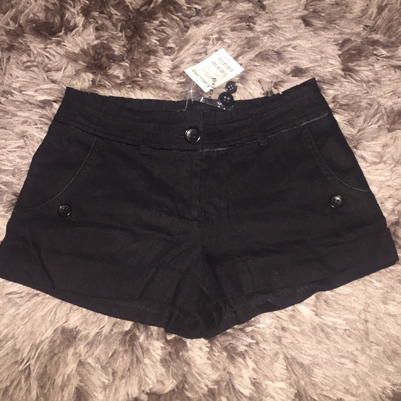 Bebe Cute Ruffle Cut Cuff Black Shorts NWT Size 2 - Picture 1 of 4