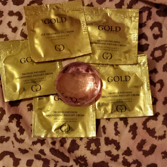 FIVE PACKETS OF GOLD TRUFFLES INFUSION CREAM