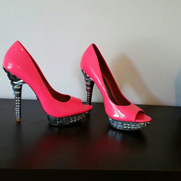 Bubble gum pink open toe heels - Picture 2 of 4