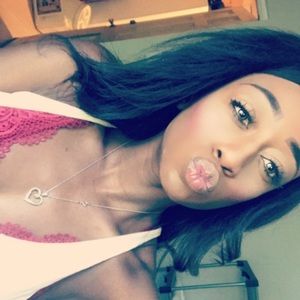 Meet your Posher, Natassha