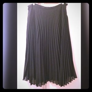 Lucky & Coco Accordian Midi Skirt L