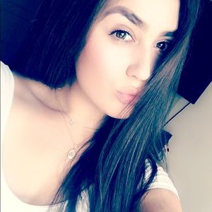 Meet your Posher, Esmeralda