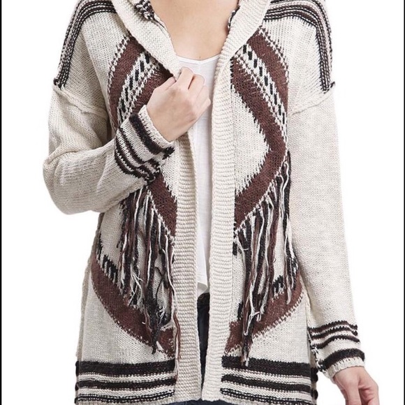 Blu pepper fringe sweatshirt with hood