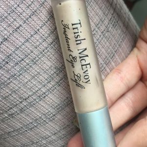 Trish mcevoy instant eye lift
