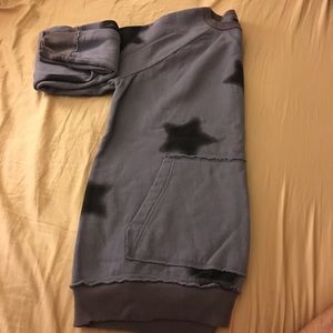 grey star sweatshirt