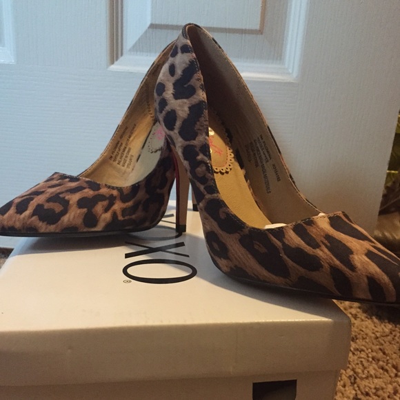 XOXO leopard print heels