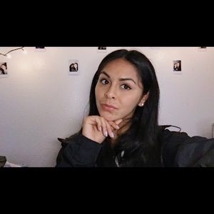 Meet your Posher, Abigail