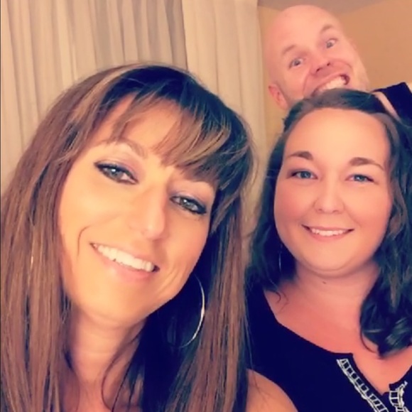 Meet your Posher, Denna. - Picture 2 of 3