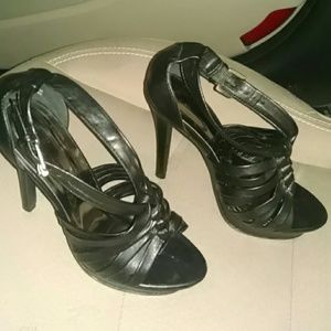 6 1/2 women's shoes,  black stiletto