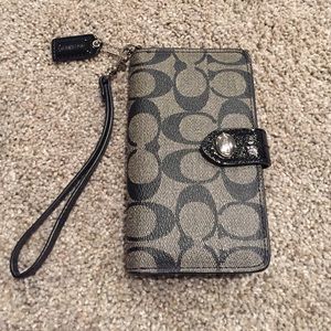 Coach wristlet and phone holder