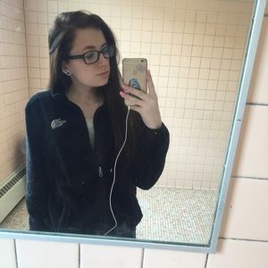 Meet your Posher, Alexus