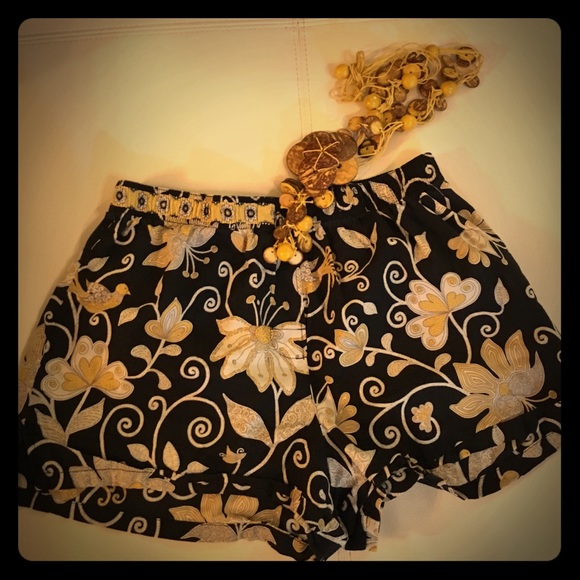 Vera Bradley Pants - Vera Bradley shorts