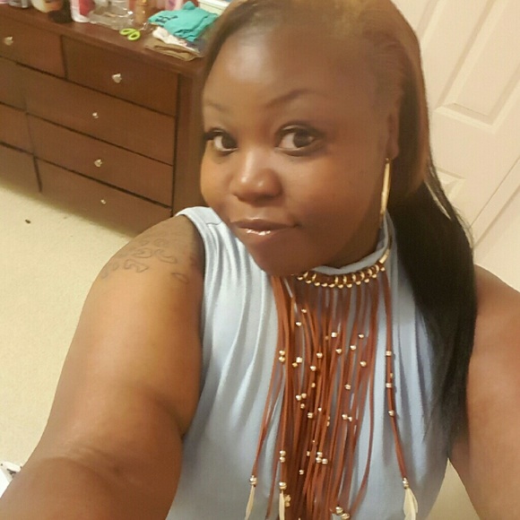 Meet your Posher, Lorrie