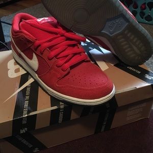 Nike SB challenge Red