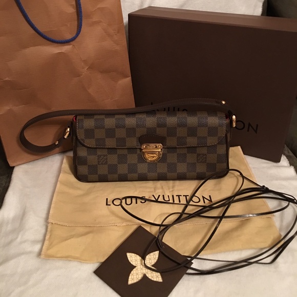 SOLD🌹Authentic Louis Vuitton Revello mini