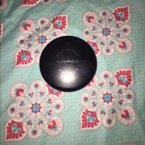 MAC Pressed Blot Powder - Medium Dark