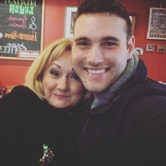 Meet your Posher, Carol - Picture 1 of 1