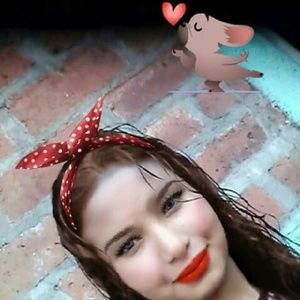 Meet your Posher, Reyna