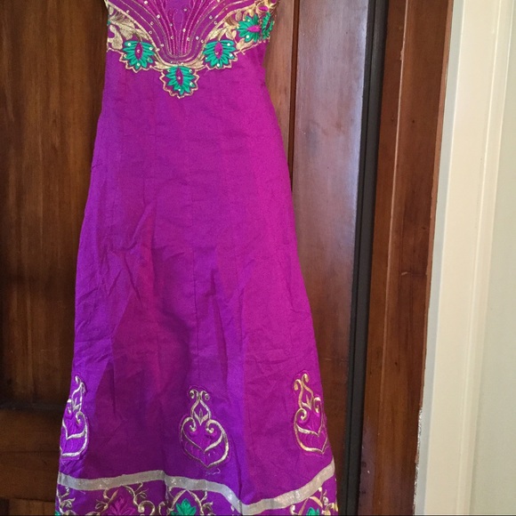 Indian Dress in purple - Picture 3 of 3