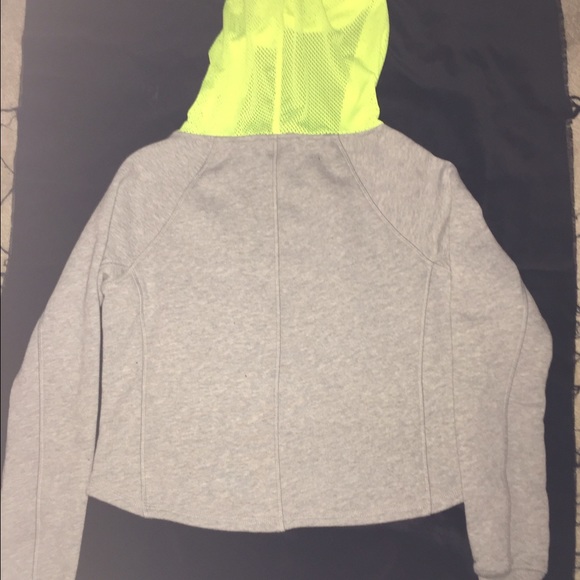 TRADED..Victoria Secret VSX sort sweatshirt. - Picture 2 of 2
