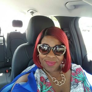 Meet your Posher, Veronica