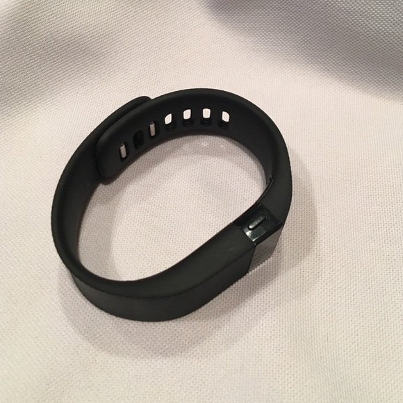 EUC. black size small fitbit charge - Picture 2 of 3