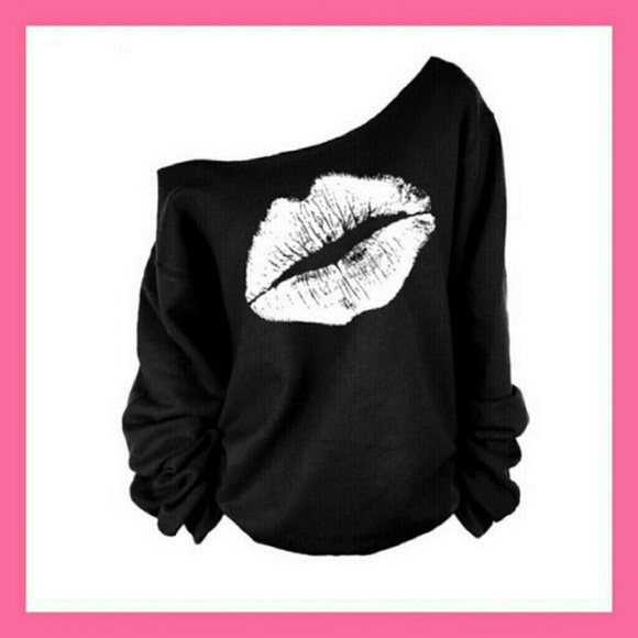 Off shoulder whit lips