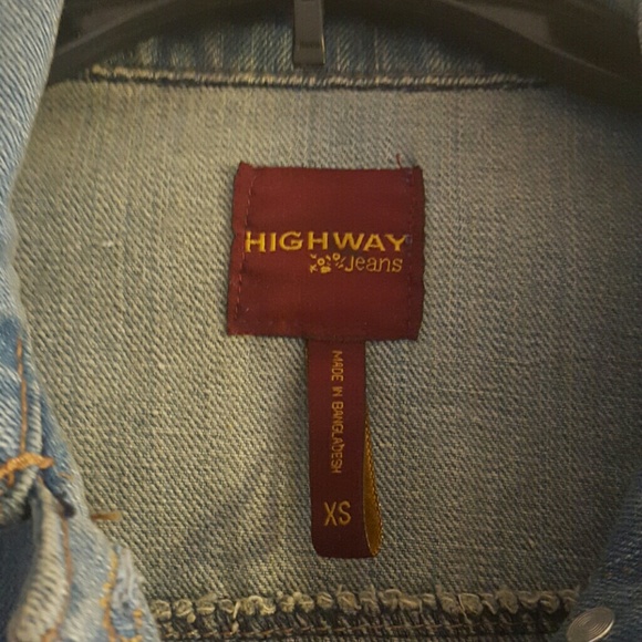 Distressed jean jacket - Picture 2 of 2