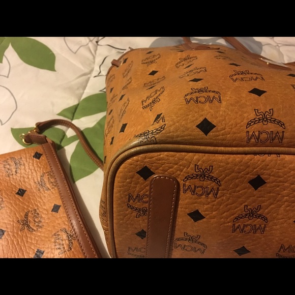 "SOLD" MCM authentic bag with pochette  bag - Picture 3 of 4