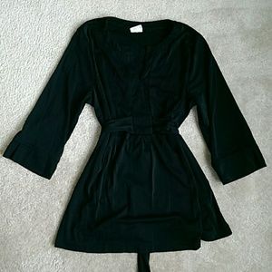 Black notch neck maternity tunic