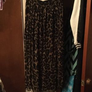 Cute Leopard Maxi Skirt!