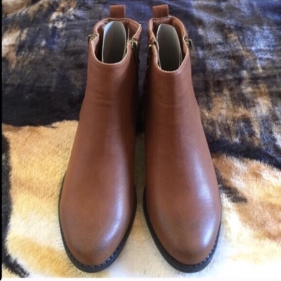 ‼️SOLD OUT‼️•Ankle Booties• - Picture 3 of 4