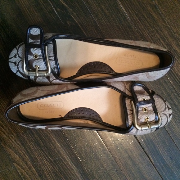 Coach flats