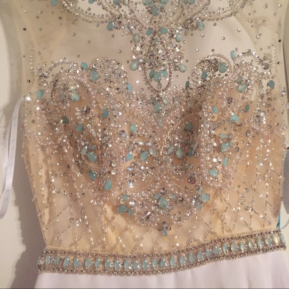 Prom dress - Picture 3 of 4