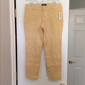 Old Navy Mid Rise Pixie Pants