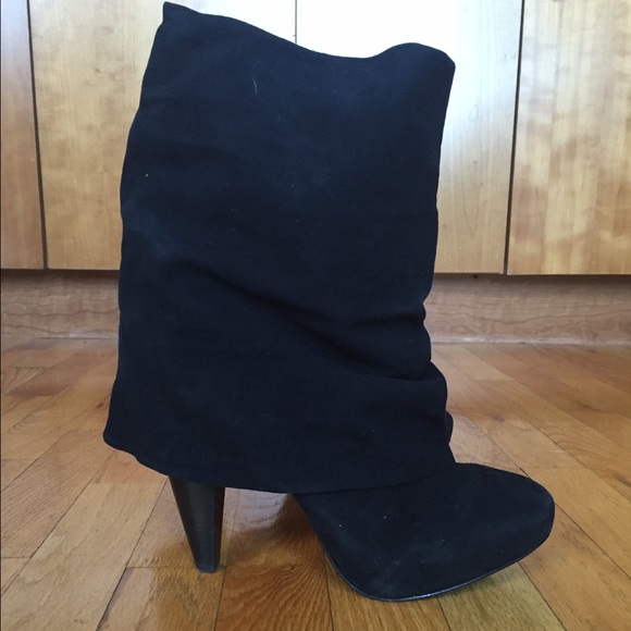 Super Stylish Black Faux Suede Booties - Picture 3 of 4