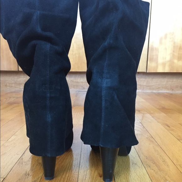 Super Stylish Black Faux Suede Booties - Picture 4 of 4