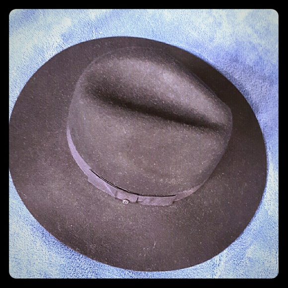DkNY hat