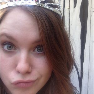 Meet your Posher, Desiree