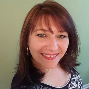 Meet your Posher, Claudia