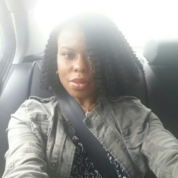 Meet your Posher, Ashley - Picture 1 of 2