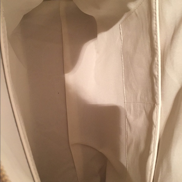 SOLD 🆕BCBC PARIS DOME SATCHEL WHITE HANDBAG - Picture 3 of 4