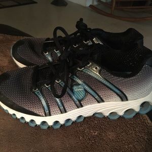 Kswiss tubes tennis shoes size 7 1/2