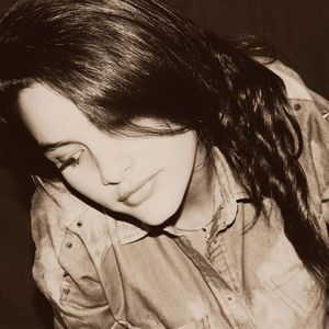 Meet your Posher, Danielaa