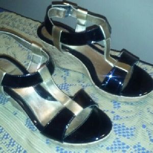 Wedge shoes