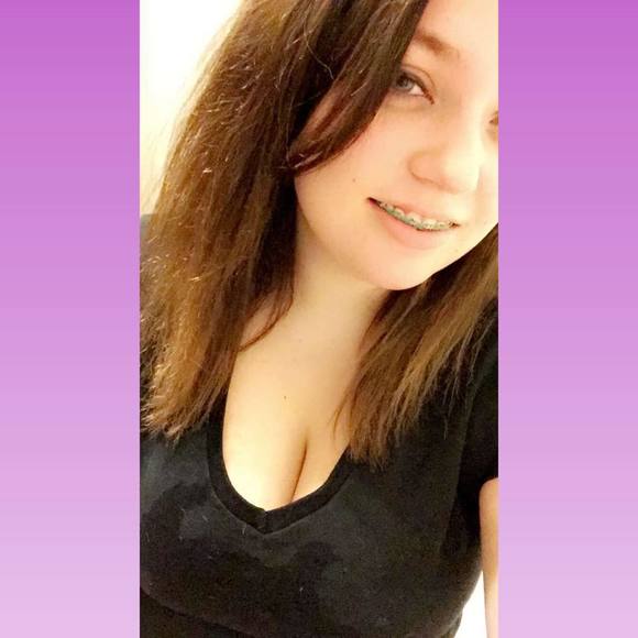 Meet your Posher, Kayla