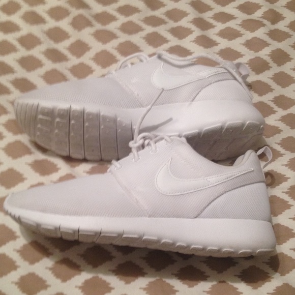 Nike tennis shoes