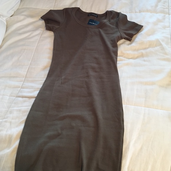 ❌SOLD❌ Olive Green Tight Dress - Picture 2 of 3